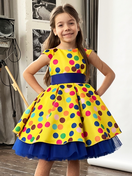 Платье для девочки нарядное БУШОН ST10, стиляги цвет желтый, синий пояс, принт горошек - Платья СТИЛЯГИ