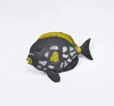 Рыба-триггер (меняет цвет в тёплой воде)  
