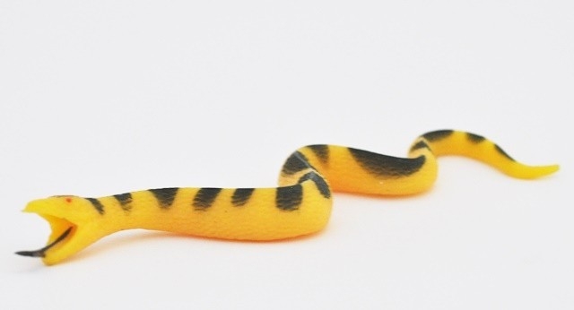 Жёлтая анаконда (меняет цвет в зависимости от температуры) - Болотные монстры Ко Макси