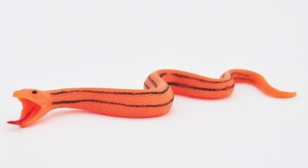 Жёлтая крысиная змея (меняет цвет в зависимости от температуры) - Болотные монстры Ко Макси