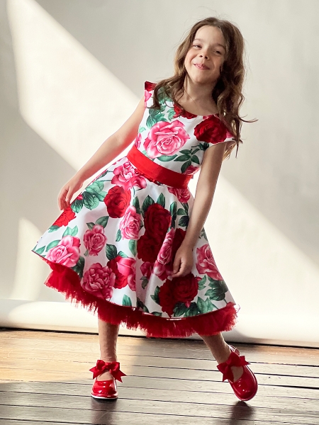 Нарядное платье для девочки белое пояс сиреневый с цветком. Dress