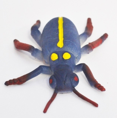 Жесткокрылый жук, (меняет цвет в тепле)