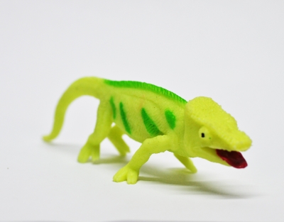 Гигантский хамелеон (меняет цвет на солнце)    